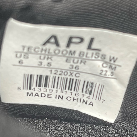 new APL 𖤐 Techloom Bliss Knit Lightweight Running Sneakers 𖤐 Black White 𖤐 6M - Picture 14 of 17